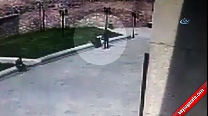 Kucağında bebeğiyle uyuşturucu sattı