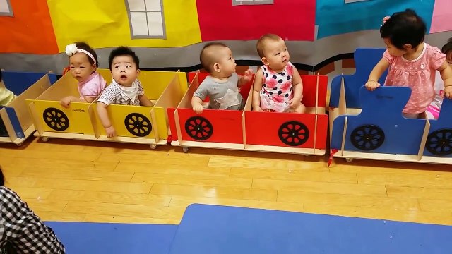 Premiers pas première danse premier baiser compilation de bébés trop chou