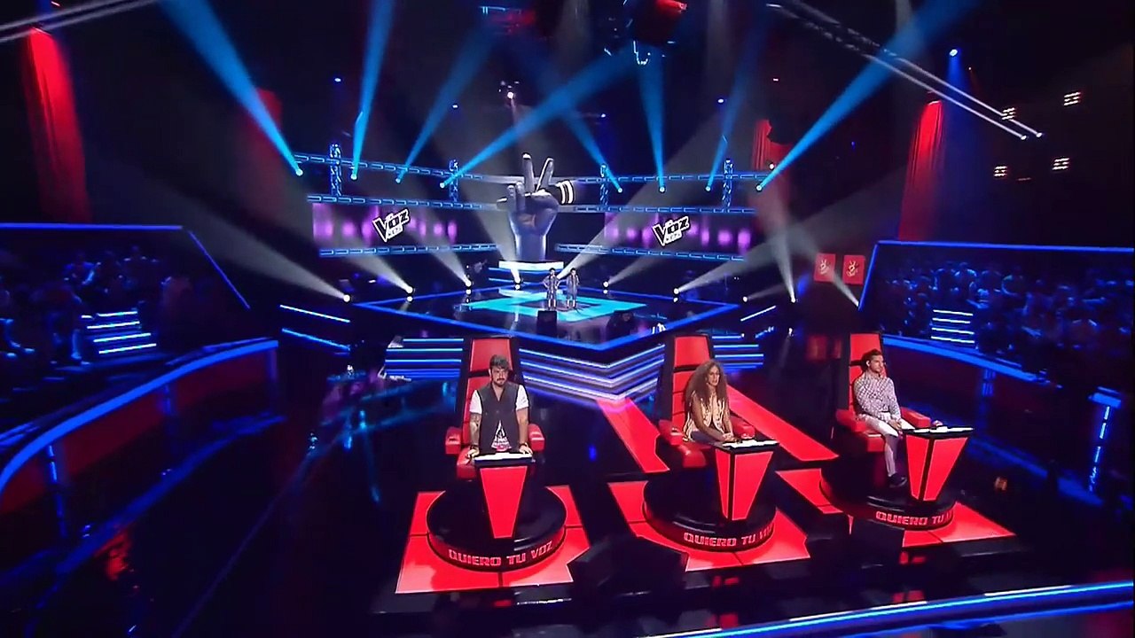 Des jumeaux, une même voix : les jurés n’ont pas pu résister à leur chanson. Incroyable !