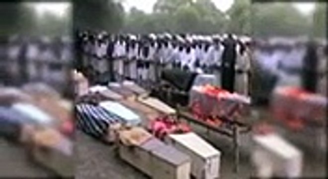 apni gunanahgar ankhon say dikhian ksiy ya qabar raat ko murday ko qabar say bhr nikal deti hay