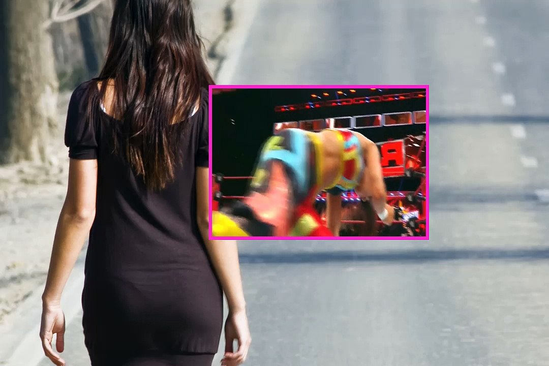 Bayley vs. Nia Jax - No Disqualification Match Raw March 20, 2017 I WWE Raw Live HD