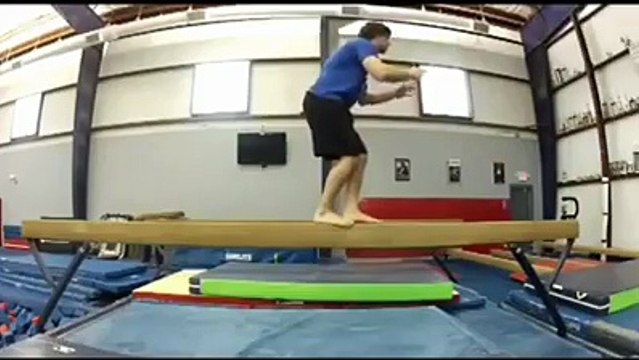 Dünyanın en sakar insanları izlenme rekorları kırıyor