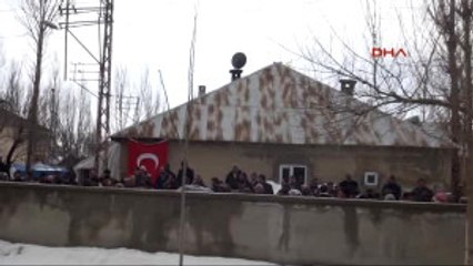 Yüksekova'da Şehit Edilen Korucu Toprağa Verildi