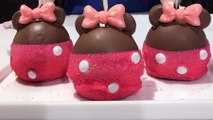 Prepare to Be Mesmerized by These Minnie Mouse Caramel Apples