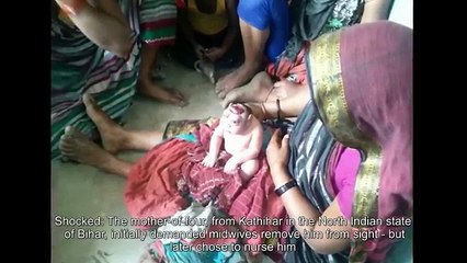 Ce bébé Alien est rejeté par sa mère et vénéré comme un dieu hindou par les croyants
