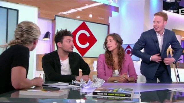 Kev Adams fait manger du space cake aux chroniqueurs de _C à vous_