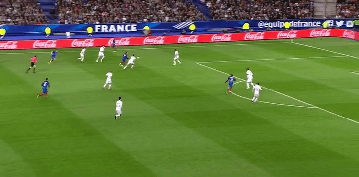 L'énorme occasion de Kylian Mbappe sur son premier ballon !