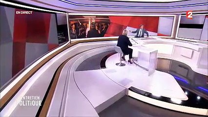 L'agacement de David Pujadas hier soir face aux problèmes techniques pendant son interview de Marine le Pen