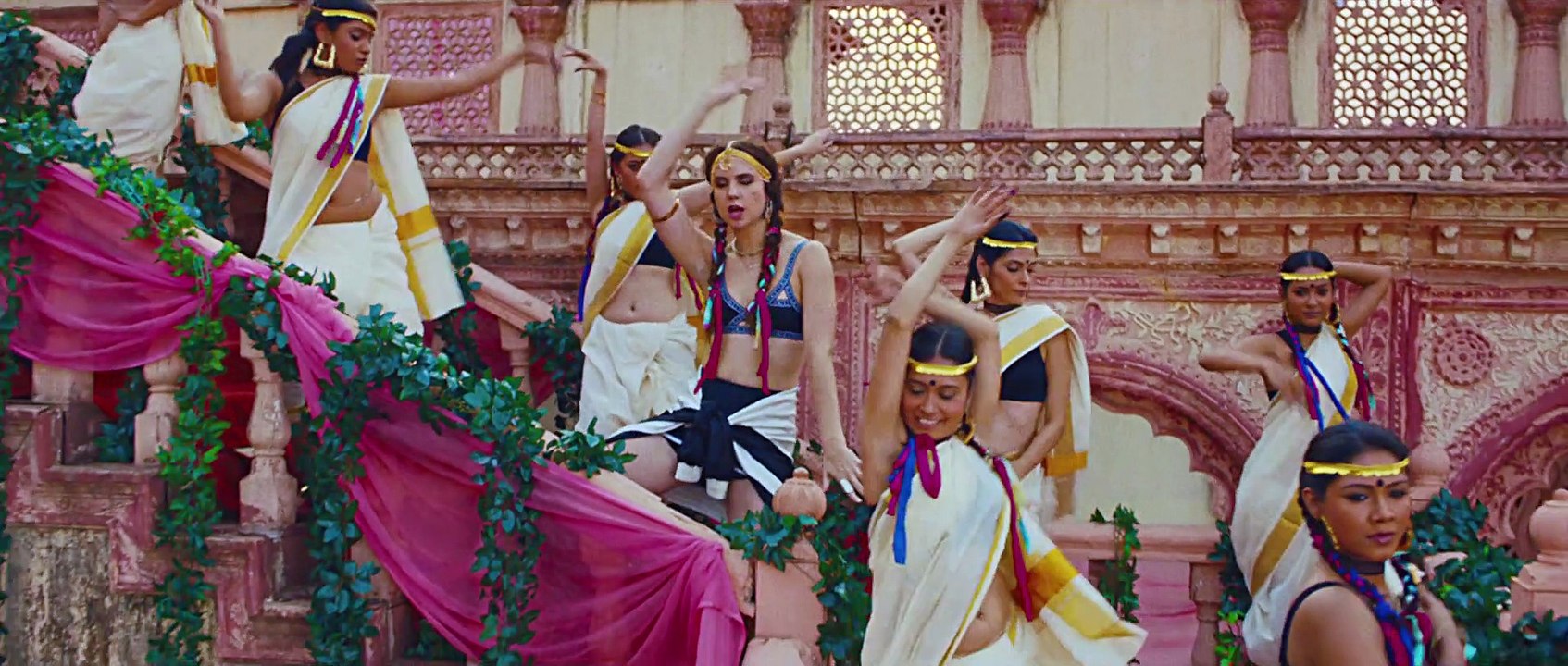Major Lazer & DJ Snake - Lean On (feat. MØ) [Official Music Video]