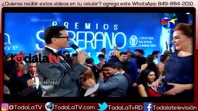 Así llego Jatnna Tavárez a los Premios Soberano Alfombra Roja-Video