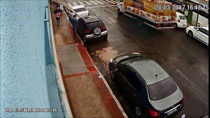 Câmera flagrou sequestro de administradora em Vila Velha