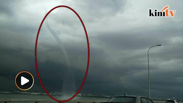 Video: Fenomena belalai air di Jambatan Pulau Pinang