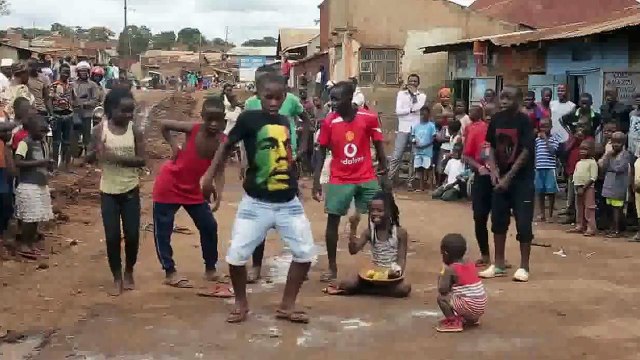 Ghetto Kids Dancing Follow Follow o . رقص جامد