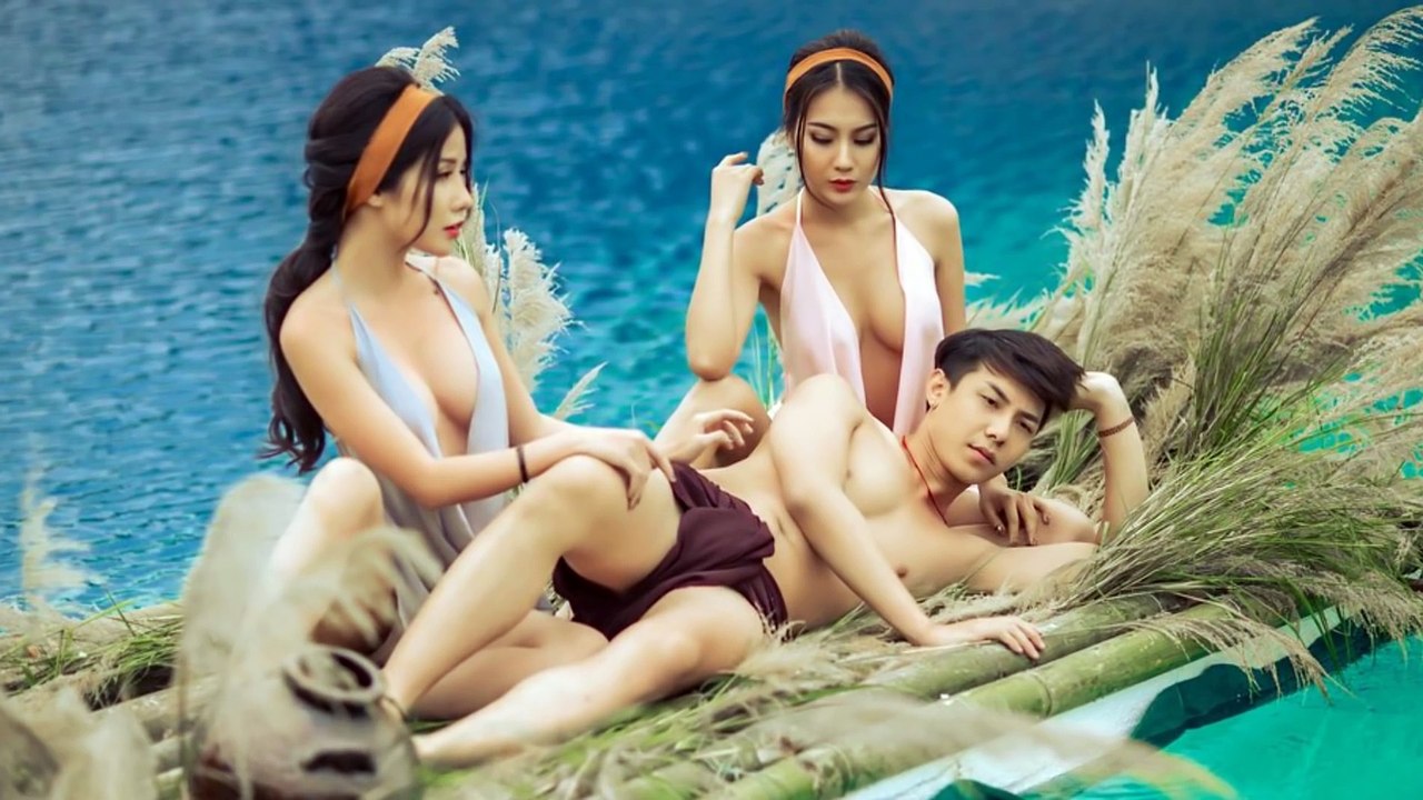 Ngắm trọn bộ ảnh -Tuyệt Tình Cốc- đầy nóng bỏng của hai cô người mẫu Việt đang gây tranh cãi dữ dội