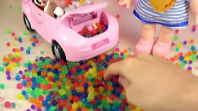 Baby doll Yellow Picnic car and Hello Kitty vending machine toys play