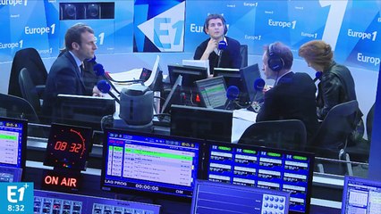 Emmanuel Macron "remercie" Manuel Valls