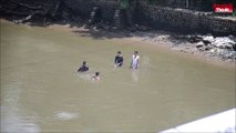 Lực lượng cứu nạn, cứu hộ lặn tìm cháu trai mất tích khi tắm sông