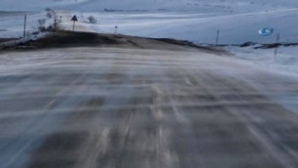 Ardahan'da Ulaşıma Kar ve Tipi Engeli