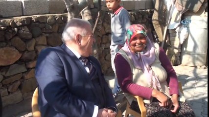 Torunlarını Okutmak İçin Başbakandan İstediği İneğine Kavuştu