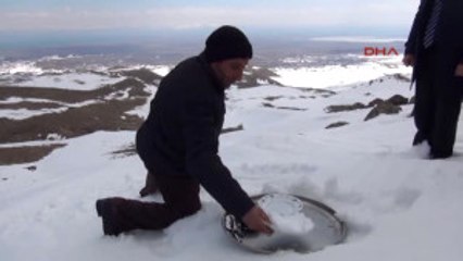 Bitlis Süphan Dağı Eteklerinde Karlı Pekmez Keyfi