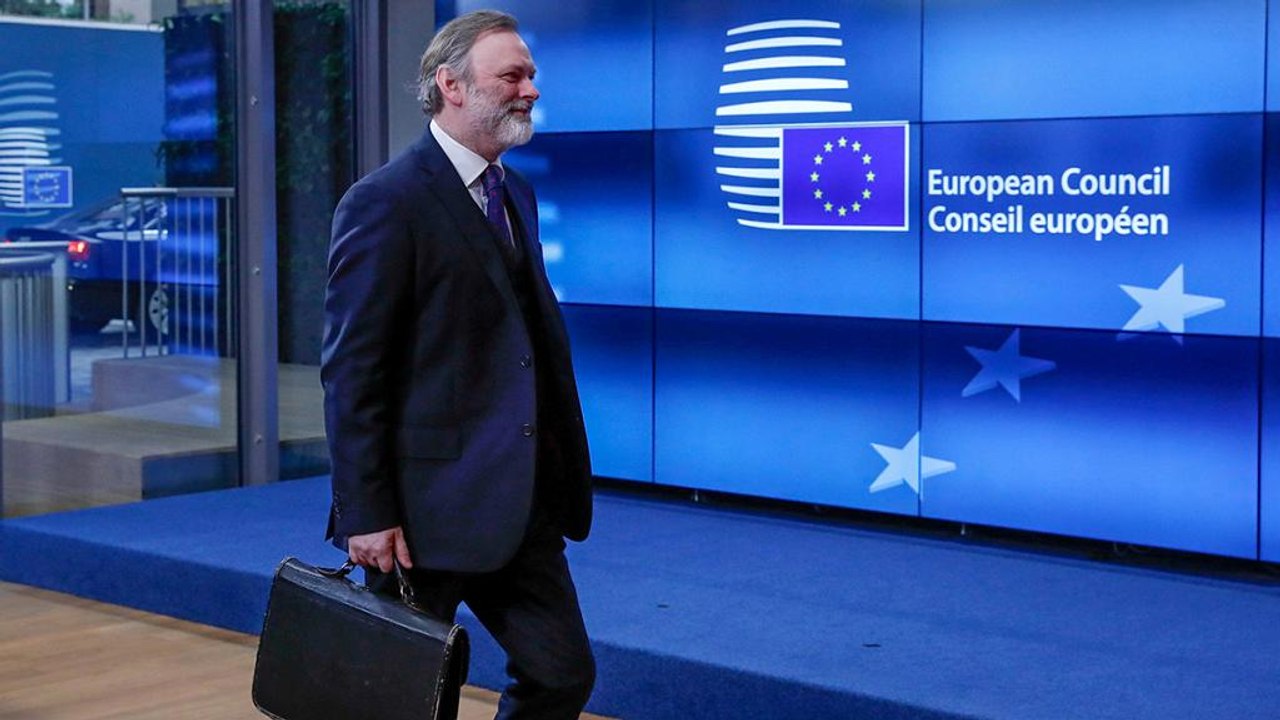 Frenesí de citas y reuniones en el Diez de Downing Street horas antes de la activación del brexit