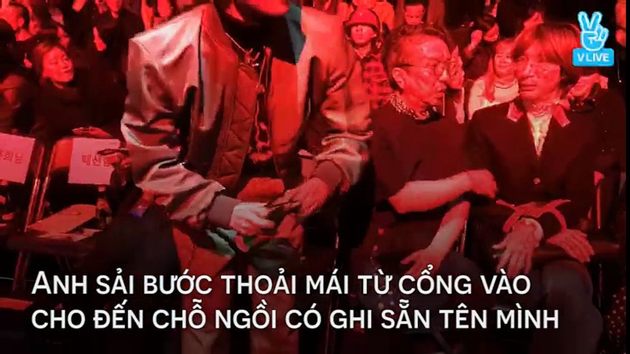 Clip: Xuất hiện cực ngầu, Sơn Tùng M-TP được truyền thông Hàn Quốc vây kín