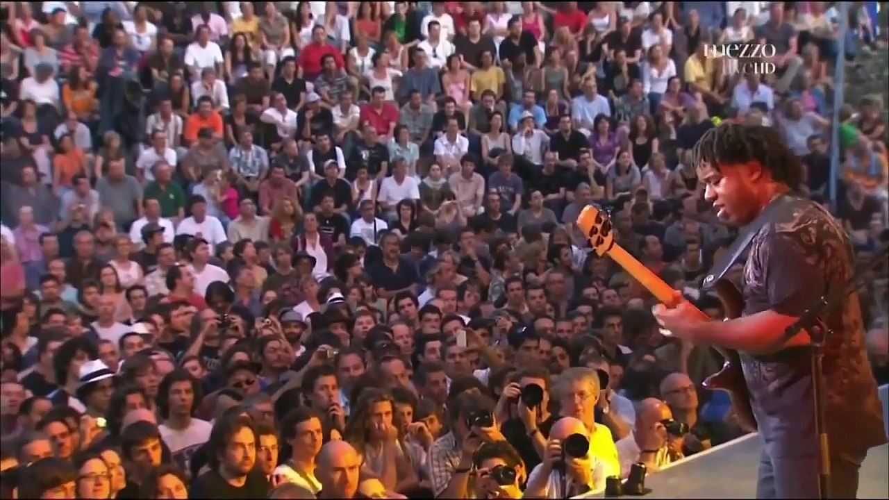 Victor Wooten - SMV Bass Solo