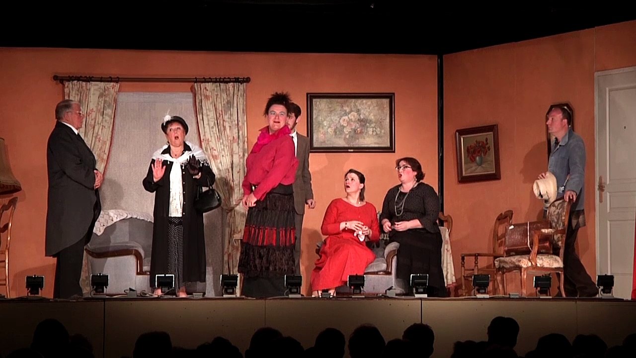 Monsieur a bien changé par la troupe le Grenier