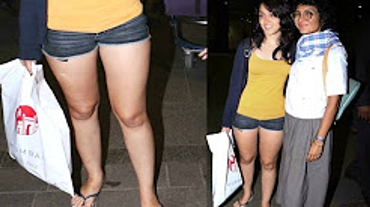 Aamir Khan Daughter Ira Khan Flaunts THIGHS  With Kiran Rao!