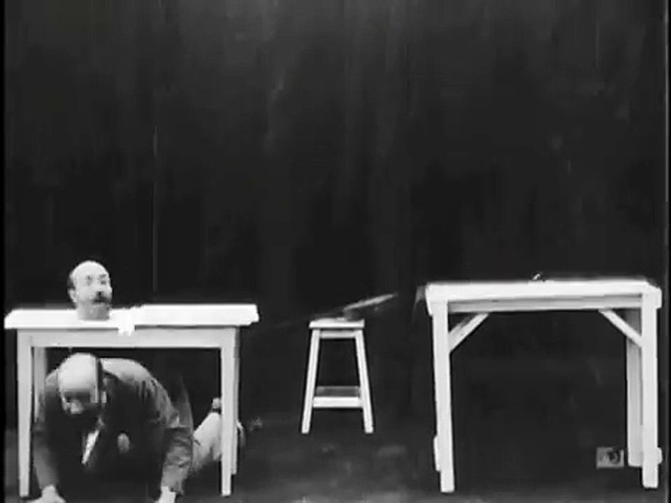 Un homme de têtes or The Four Troublesome Heads by Georges Melies 1898 film complet