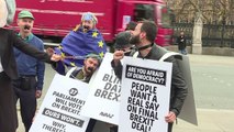 Ativistas contrários ao Brexit prometem barulho
