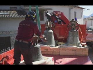 Descargar video: Cascia (PG) - Terremoto, recupero campane chiesa Fogliano (29.03.17)