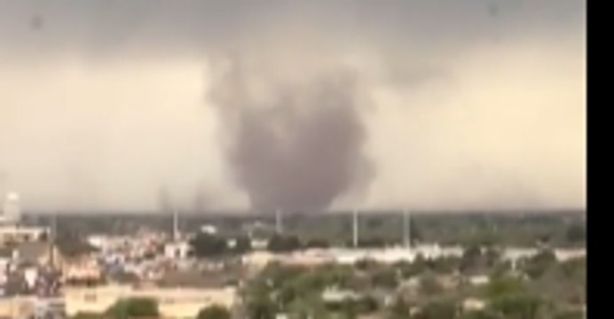 Huge Gustnado Blows Through Midland, Texas