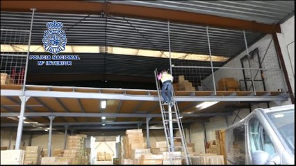 La Policía Nacional interviene en Granada 4.226 pares de zapatillas deportivas falsas