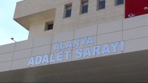 Antalya'da 6 Ayrı Suçtan Aranan Şahıs Yakalandı