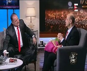 خالد الصاوى وعمرو أديب يغنيان "اسلمى يا مصر اننى الفدا"