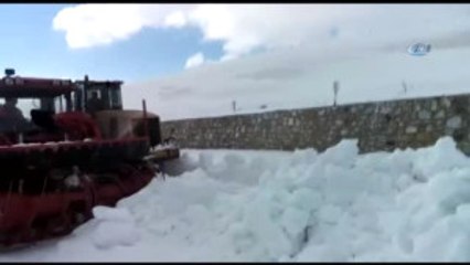 Karla Kaplı Erzurum-Tekman Yolu Ulaşıma Açılıyor