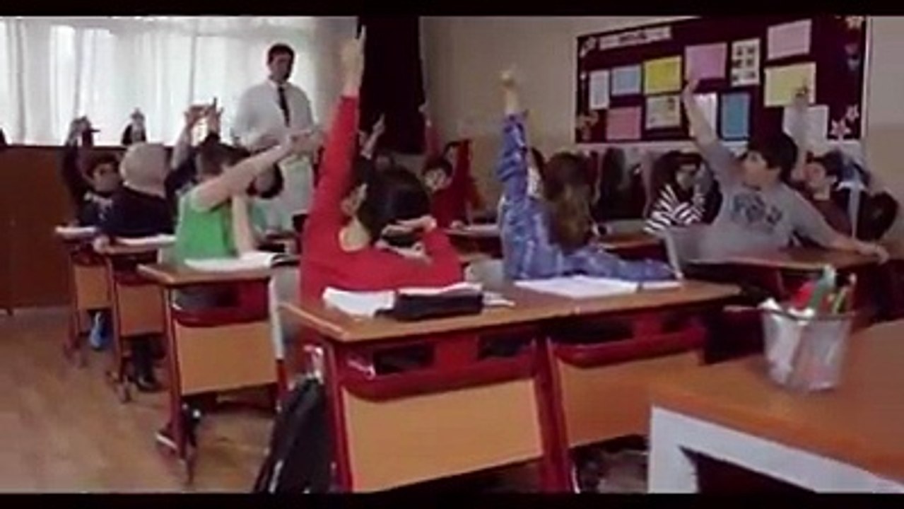 ALLAH BU ÇOCUK GİBİ UYANIK OLMAYI NASİP ETSİN CÜMLEMİZİN ÇOCUKLARINI...