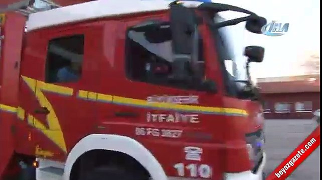 Liseli kızlar itfaiyeci olmak için ter döküyor