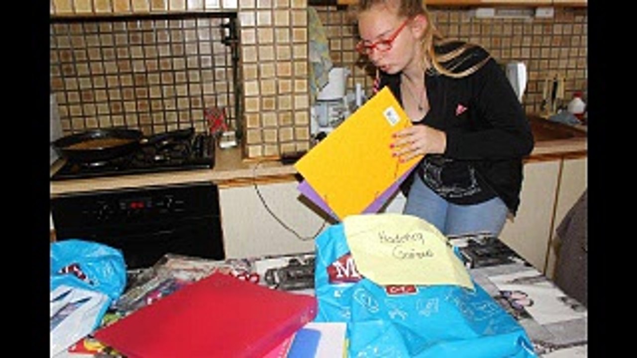 Ma vidéo mes fournitures scolaire  2016