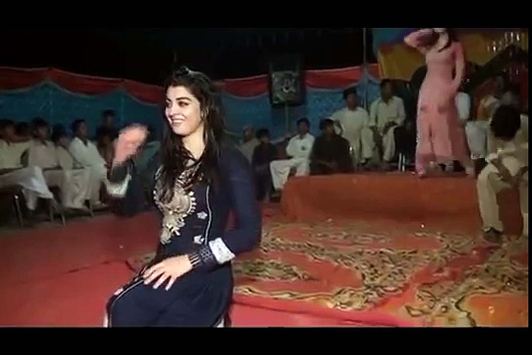 Meda Yaar Lamy Da   New Shadi Mujra 2017 By Beautiful Shemale Khusra