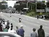 Crash-Moto Suzuki GSXR 1000 - Wheelie flip accident