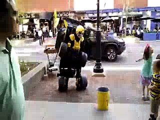 Human Transformer - The Coolest Street Performer