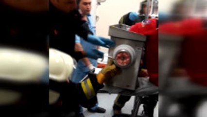 Elini Kıyma Makinesine Kaptıran Genci İtfaiye Ekipleri Kurtardı