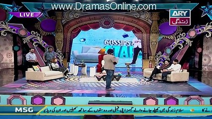After Divorce Actress’s Noor Husband Wali Hamid Ali Khan Singing a Song For Her