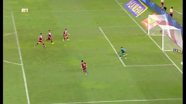 A 4 seuls face au gardien, ils n'arrivent pas à marquer !