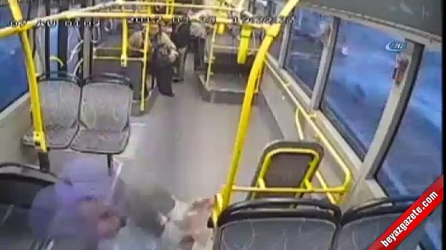 Trafik magandaları otobüs şoförü ve yolculara dehşeti yaşattı..