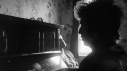 Bob Dylan publica su primer disco triple