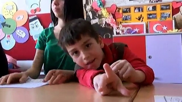 Bu Okulda Dersler İşaret Diliyle İşleniyor