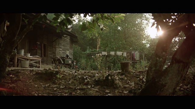 הוא אמר לאימא שלו 'לעבוד קשה יותר' כדי שיהיו עשירים. אז הוא ראה אותה עושה את זה!